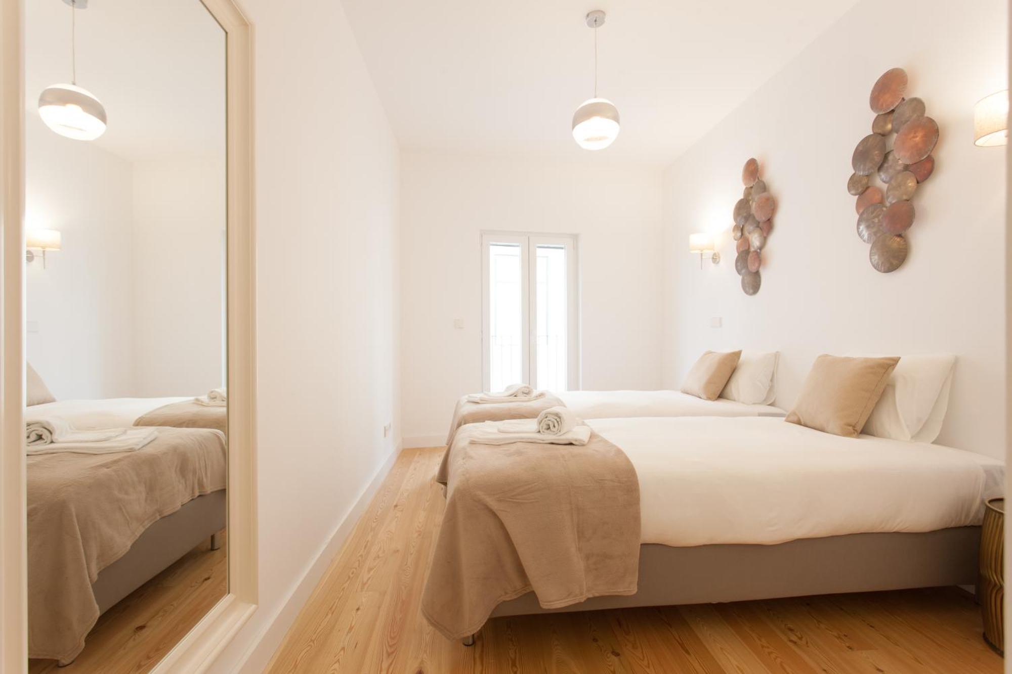 Mouraria Blue Three-Bedroom Apartment W/ Parking - By Lu Holidays Lisboa Ngoại thất bức ảnh