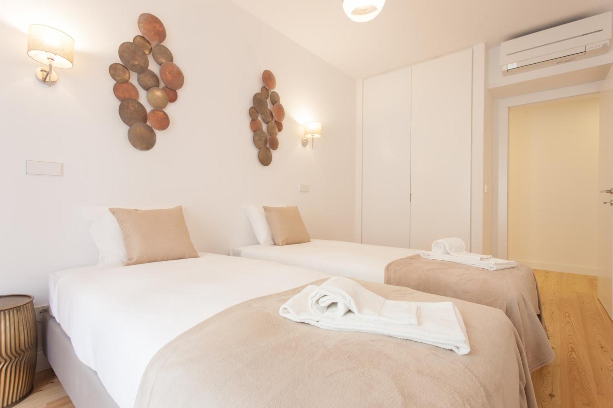 Mouraria Blue Three-Bedroom Apartment W/ Parking - By Lu Holidays Lisboa Ngoại thất bức ảnh