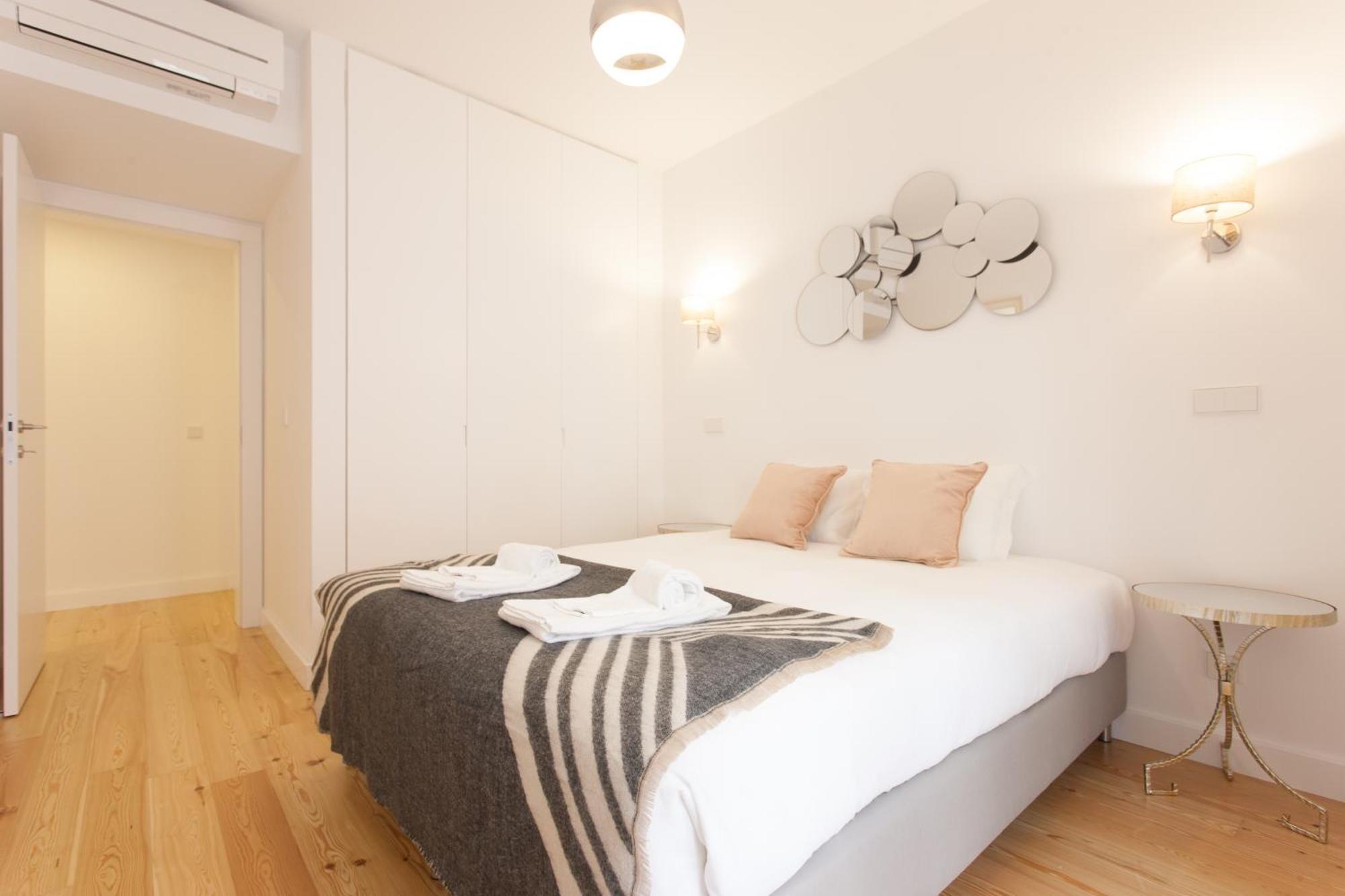 Mouraria Blue Three-Bedroom Apartment W/ Parking - By Lu Holidays Lisboa Ngoại thất bức ảnh